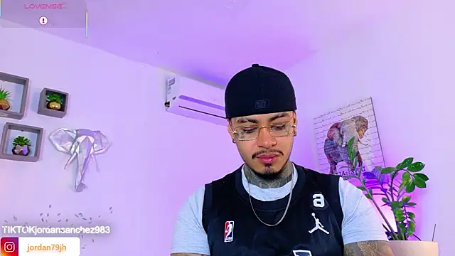 JordanSmiith  online show from 04.30.26
