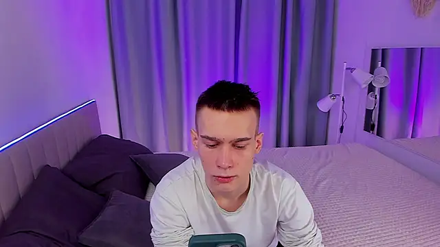 Snapshot of Kevin_Kesi chatting on 02.01.25 Kevin Kesi online show from 02.01.25