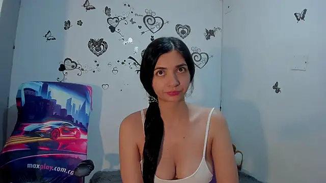 Snapshot of Linisprincehot69 chatting on 05.23.26 Linisprincehot69 online show from 05.23.26