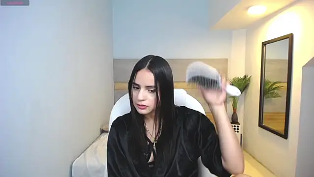 Snapshot of heidy_hoiss chatting on 02.11.25 heidy hoiss online show from 02.11.25