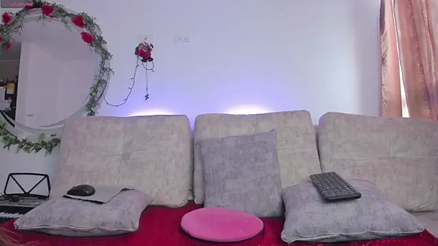 Snapshot of ssara_miranda chatting on 09.09.25 ssara miranda online show from 09.09.25