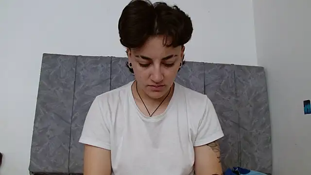 linda 33 online show from 10.31.25