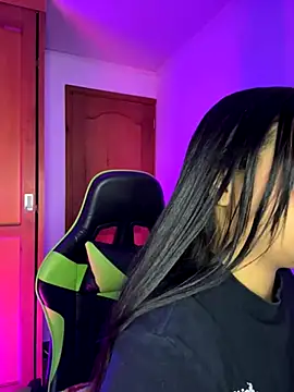 leila 22 online show from 11.02.25