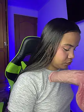 Snapshot of leila_22 chatting on 02.13.26 leila 22 online show from 02.13.26