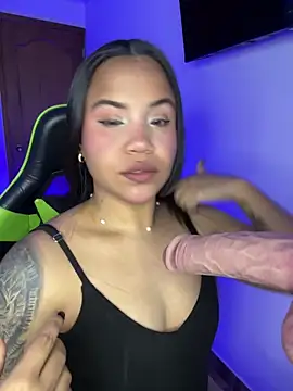 Snapshot of leila_22 chatting on 03.21.26 leila 22 online show from 03.21.26