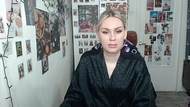 Snapshot of CapriScorpion chatting on 12.16.24 CapriScorpion online show from 12.16.24