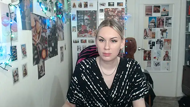 Snapshot of CapriScorpion chatting on 12.29.24 CapriScorpion online show from 12.29.24