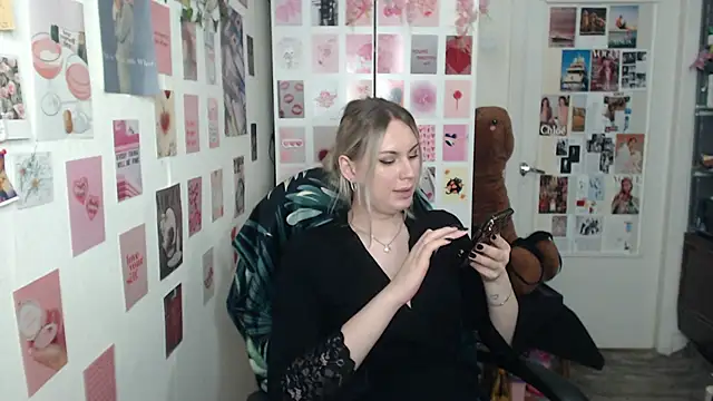 Snapshot of CapriScorpion chatting on 03.13.25 CapriScorpion online show from 03.13.25
