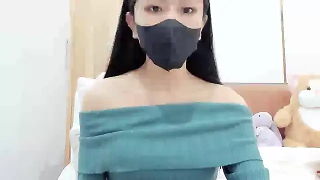 Snapshot of Lita-Julia chatting on 01.01.25 Lita-Julia online show from 01.01.25