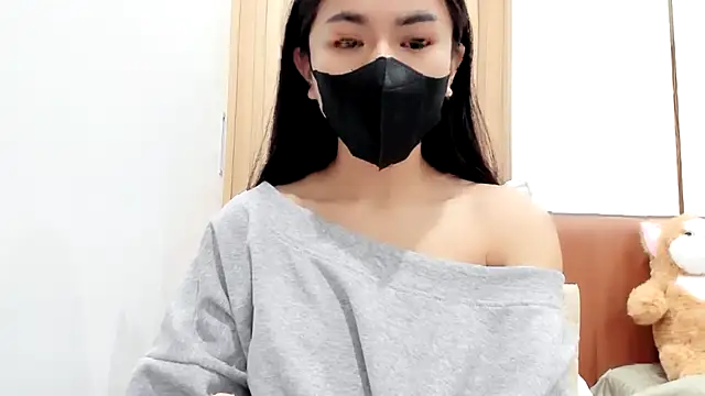 Snapshot of Lita-Julia chatting on 02.15.25 Lita-Julia online show from 02.15.25