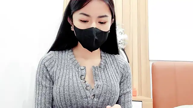 Snapshot of Lita-Julia chatting on 02.22.25 Lita-Julia online show from 02.22.25