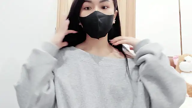 Snapshot of Lita-Julia chatting on 03.02.25 Lita-Julia online show from 03.02.25