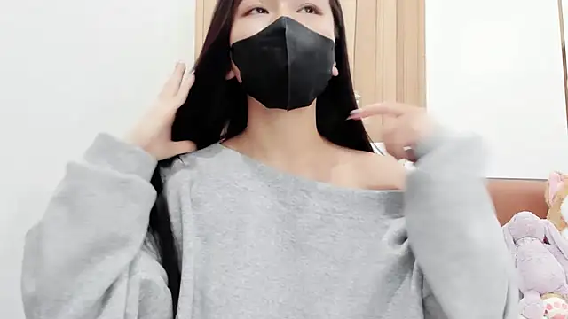 Snapshot of Lita-Julia chatting on 03.15.25 Lita-Julia online show from 03.15.25