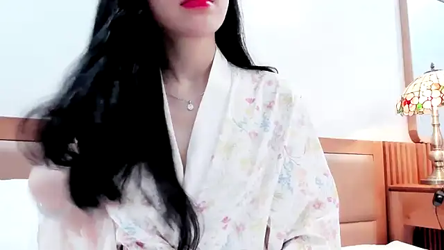 Snapshot of Lita-Julia chatting on 10.13.25 Lita-Julia online show from 10.13.25