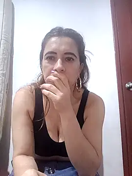 Snapshot of mademonsexy chatting on 02.02.25 mademonsexy online show from 02.02.25