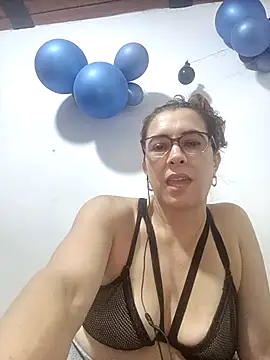 Snapshot of mademonsexy chatting on 10.02.25 mademonsexy online show from 10.02.25