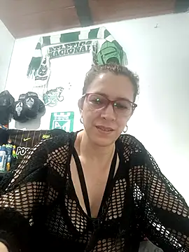 Snapshot of mademonsexy chatting on 10.07.25 mademonsexy online show from 10.07.25