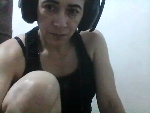 Snapshot of mademonsexy chatting on 10.21.25 mademonsexy online show from 10.21.25