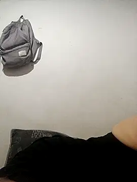 Snapshot of mademonsexy chatting on 11.08.25 mademonsexy online show from 11.08.25