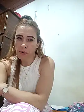 Snapshot of mademonsexy chatting on 11.23.25 mademonsexy online show from 11.23.25