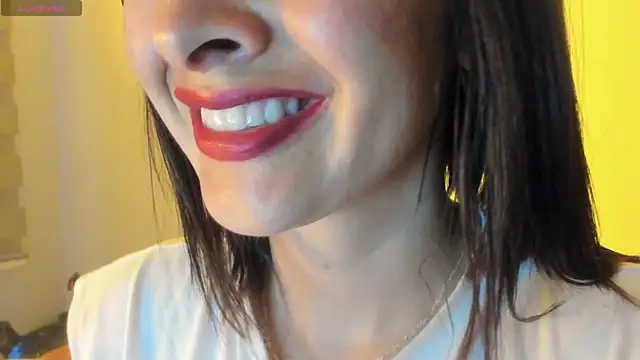 Snapshot of queen_fetish chatting on 10.26.25 queen fetish online show from 10.26.25