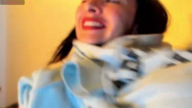 Snapshot of queen_fetish chatting on 10.29.25 queen fetish online show from 10.29.25