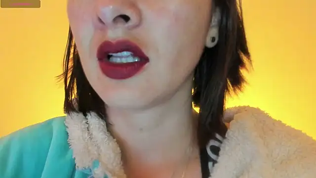 Snapshot of queen_fetish chatting on 11.22.25 queen fetish online show from 11.22.25