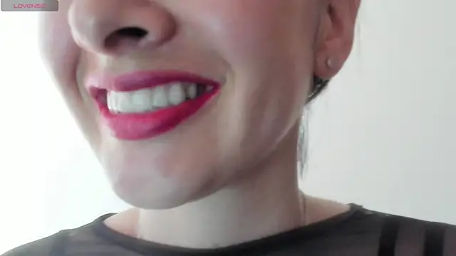 Snapshot of queen_fetish chatting on 11.24.25 queen fetish online show from 11.24.25