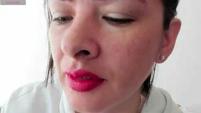 Snapshot of queen_fetish chatting on 11.25.25 queen fetish online show from 11.25.25