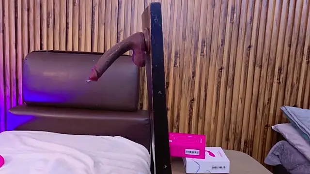 evelynjohnsoon online show from 10.14.25