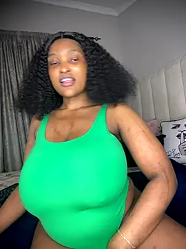 Bustygoddess32 online show from 11.18.25