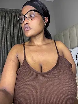 Bustygoddess32 online show from 02.24.26