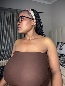 Bustygoddess32 online show from 04.20.26