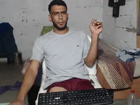 Snapshot of erik_alexander chatting on 02.06.25 erik alexander online show from 02.06.25