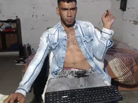 Snapshot of erik_alexander chatting on 03.12.25 erik alexander online show from 03.12.25