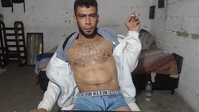 Snapshot of erik_alexander chatting on 10.22.25 erik alexander online show from 10.22.25