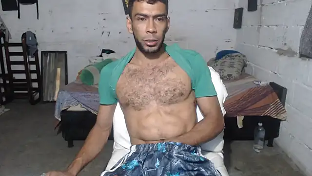 Snapshot of erik_alexander chatting on 10.23.25 erik alexander online show from 10.23.25