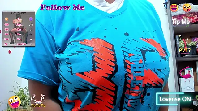 Snapshot of hazel_34 chatting on 10.28.25 hazel 34 online show from 10.28.25