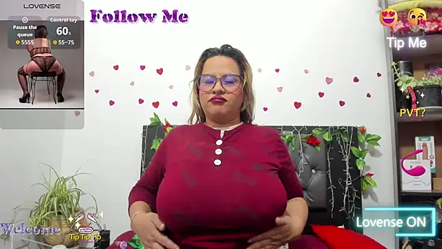 Snapshot of hazel_34 chatting on 11.03.25 hazel 34 online show from 11.03.25