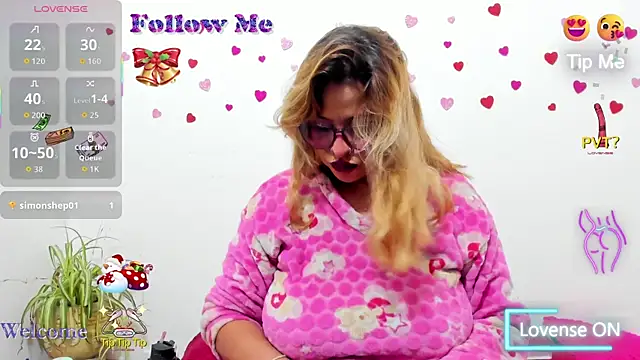 Snapshot of hazel_34 chatting on 11.25.25 hazel 34 online show from 11.25.25