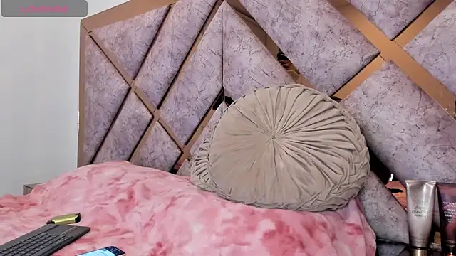 Snapshot of Jennalove_ chatting on 01.21.25 Jennalove online show from 01.21.25