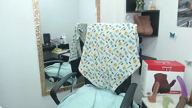 Snapshot of Prety_Nany chatting on 03.21.25 Prety Nany online show from 03.21.25