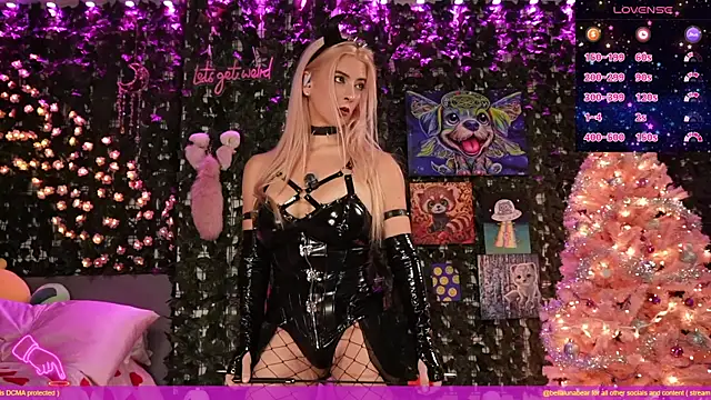 Snapshot of bellalunabear chatting on 12.17.25 bellalunabear online show from 12.17.25