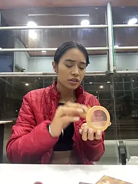 Snapshot of Kim_ev chatting on 10.07.25 Kim ev online show from 10.07.25