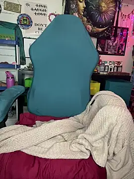 TrenaAnne online show from 03.14.25