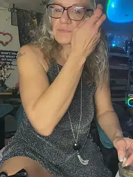 TrenaAnne online show from 03.22.25