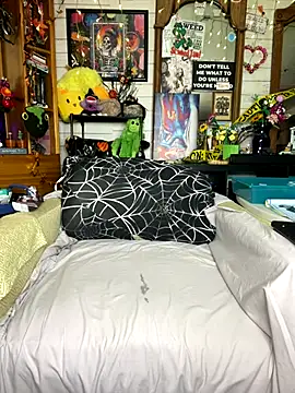 TrenaAnne online show from 09.30.25