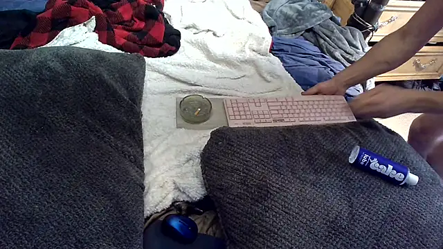 Snapshot of cdressupdiva chatting on 12.14.24 cdressupdiva online show from 12.14.24