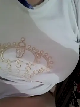 Snapshot of Zanoba-16 chatting on 03.08.25 Zanoba-16 online show from 03.08.25