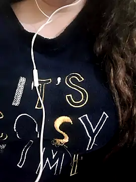 Snapshot of Zanoba-16 chatting on 03.19.25 Zanoba-16 online show from 03.19.25